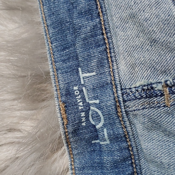 LOFT Modern Skinny Jeans size 12 P - Picture 3 of 9